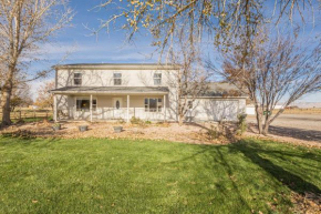 Farmstead Escape Country Luxury, Newly Remodeled!